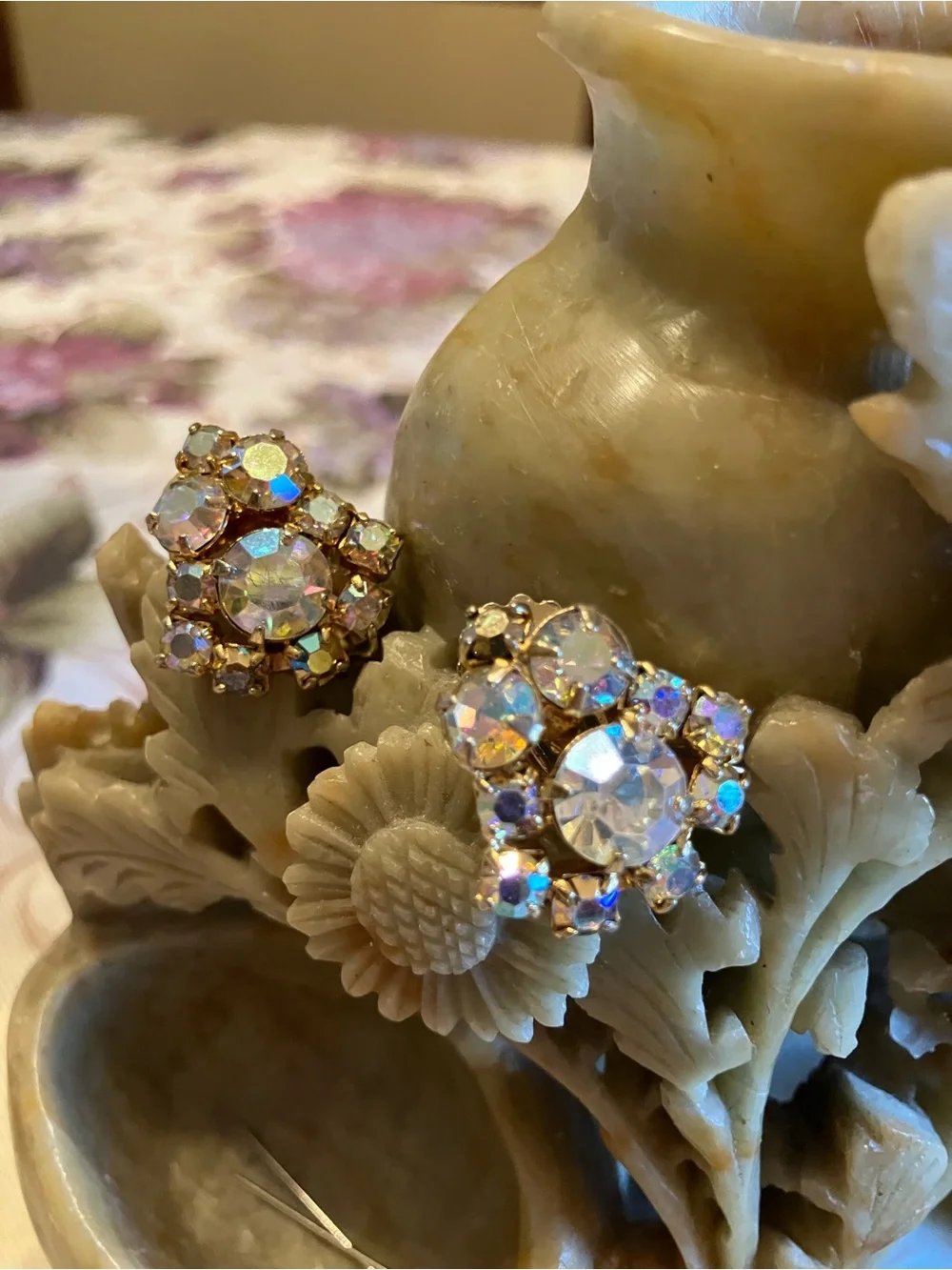 Clip Earrings 1” Aurora BOREALIS - Picture 5 of 7